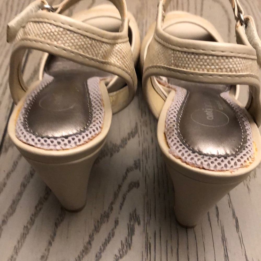 Sandals - Picture 5 of 6